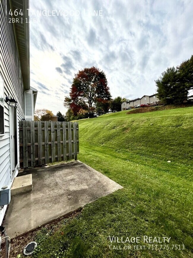 Building Photo - 464 Tanglewood Ln
