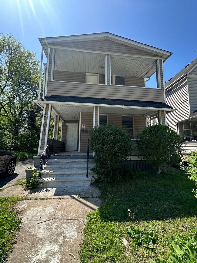Building Photo - 2bd Duplex Cash Pay