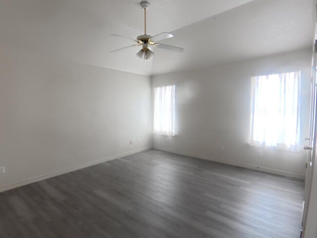 Building Photo - 4908 Topsey Dr