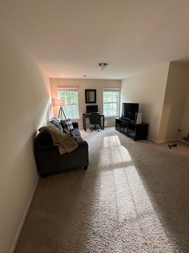 Building Photo - 1030 Campbell Ridge Dr