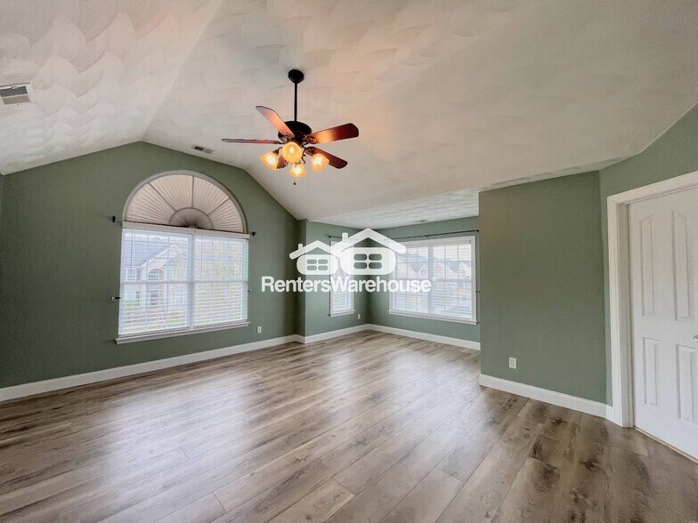 Building Photo - 1921 Spain Ln