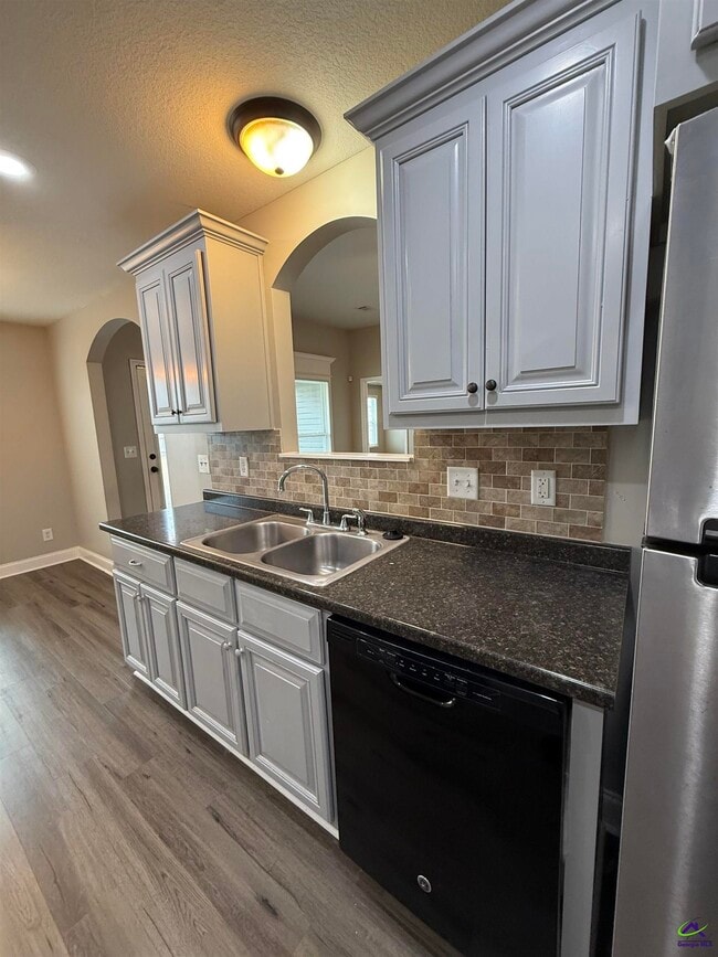 Building Photo - 109 Ellington Ct