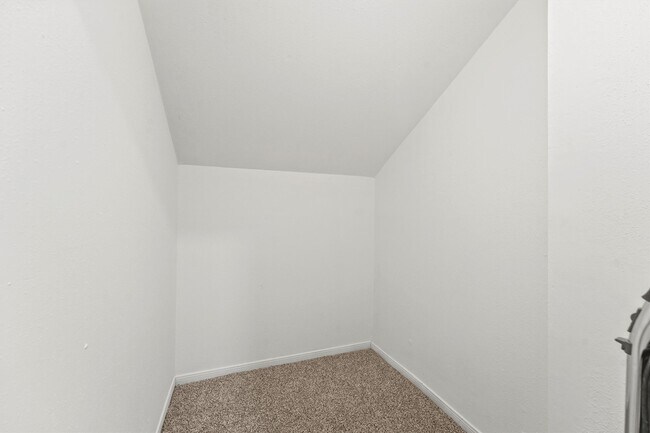 Building Photo - 16723 Quiet Trail Dr