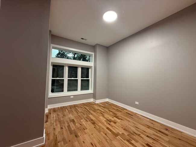 Building Photo - 7626 S Normal Ave