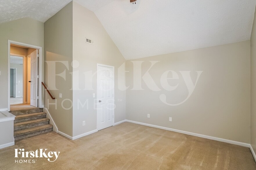Building Photo - 308 Birchclay Point N