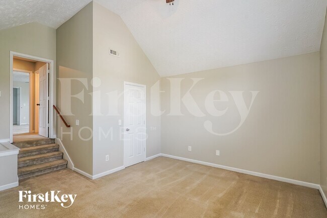 Building Photo - 308 Birchclay Point N