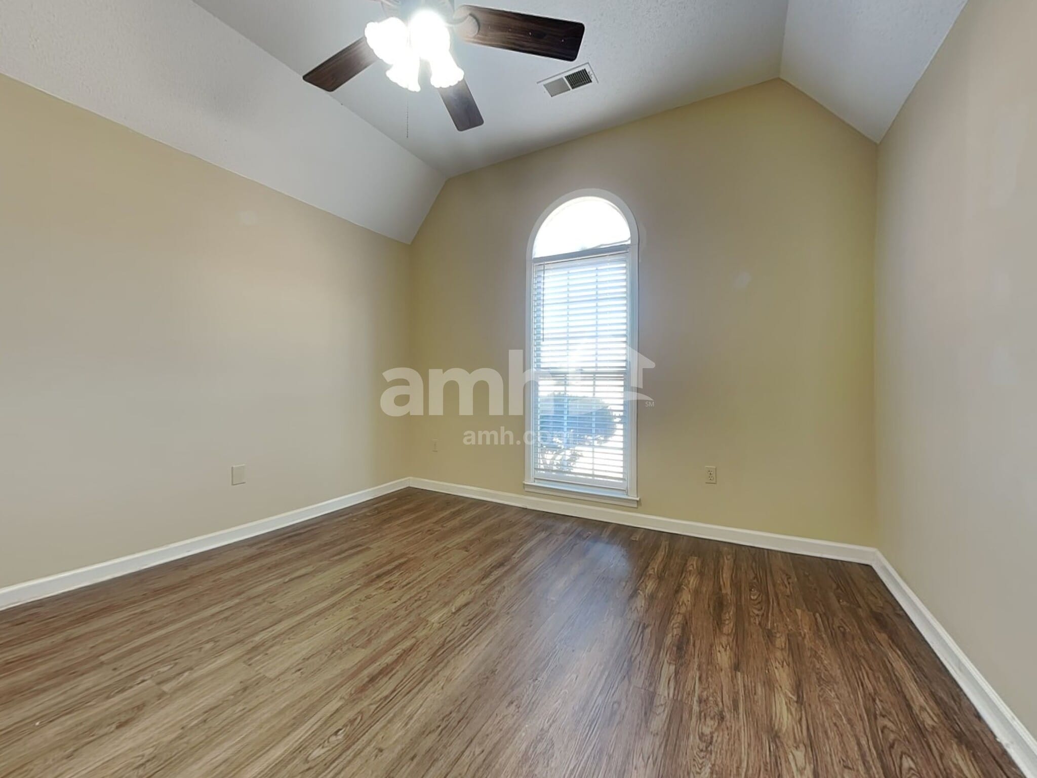 Building Photo - 9357 Bryant Trent Blvd