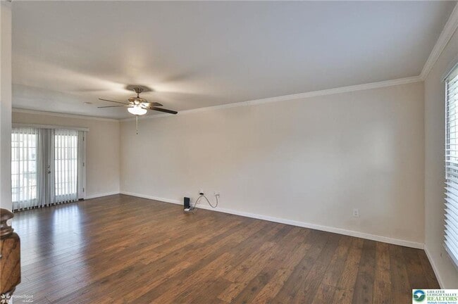 Building Photo - 2811 Kingsview Ave