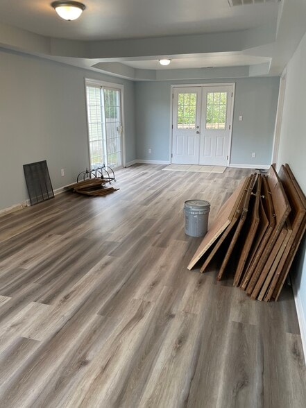 Building Photo - 9111 Baywood Cir