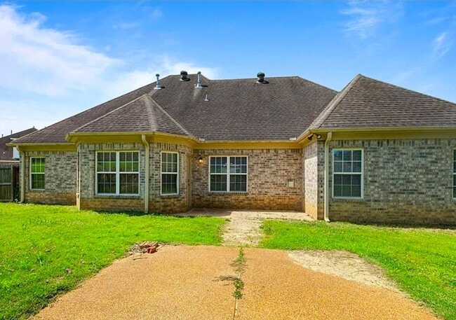 Building Photo - 2890 Colony Cove