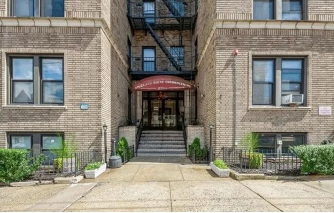 Building Photo - 2700 John F. Kennedy Blvd