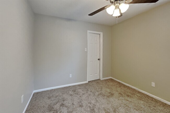 Building Photo - 3418 Creek Manor Dr