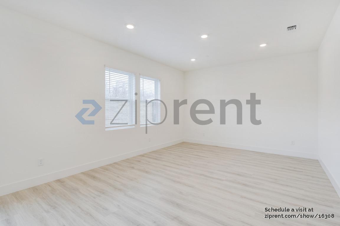 Building Photo - 6100 Oak Leaf Pl