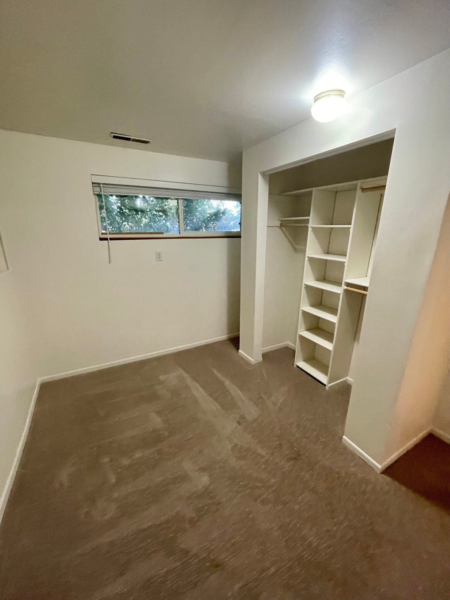 Building Photo - 1544 E Mulberry Way