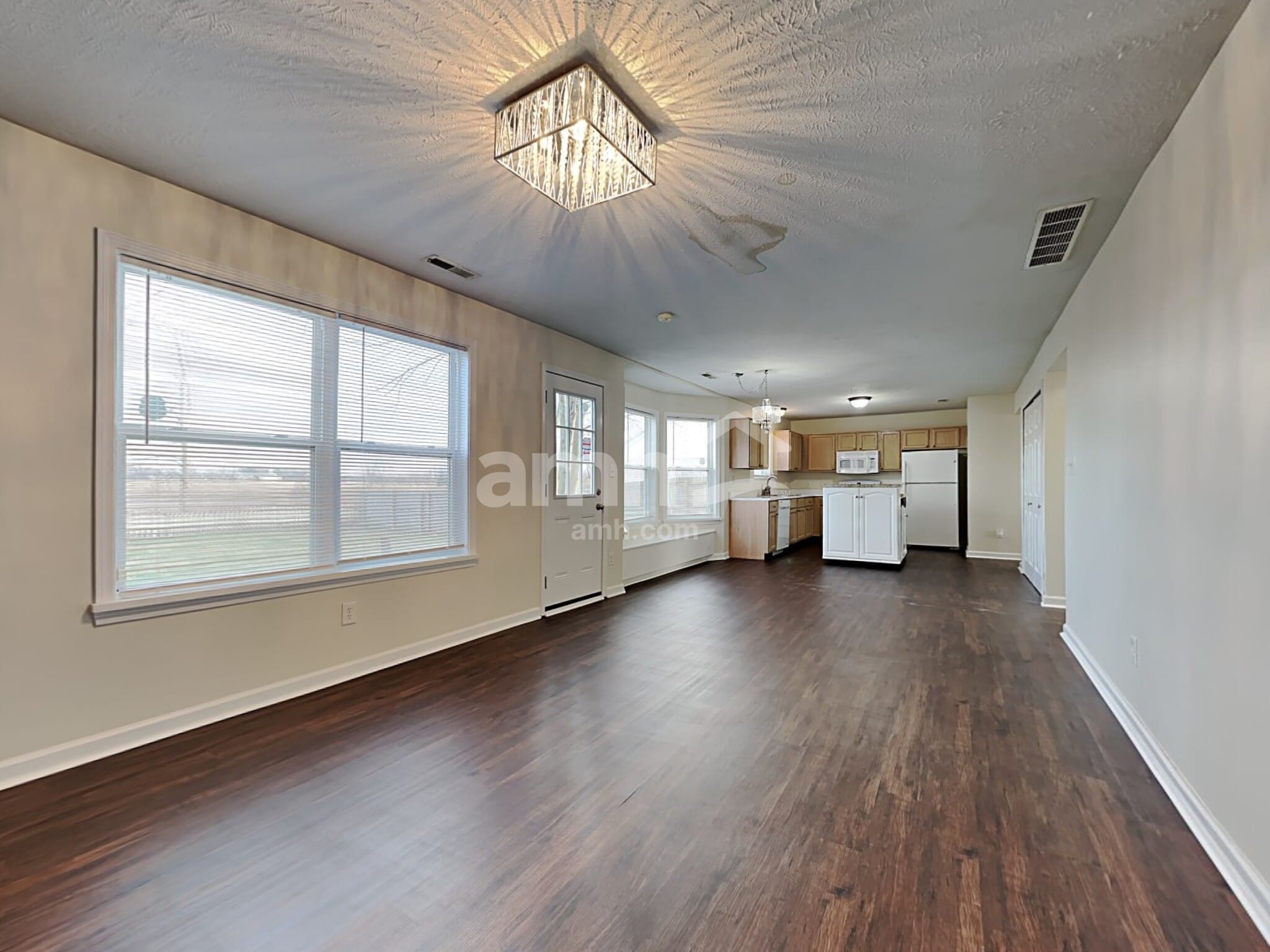 Building Photo - 17895 Grassy Knoll Dr