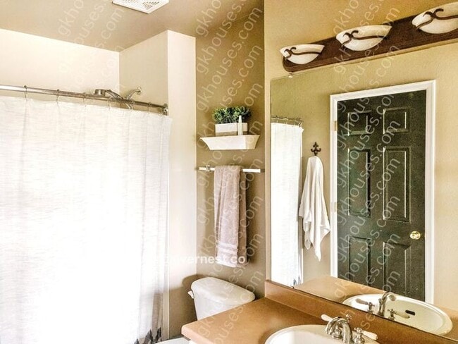 Building Photo - Gorgeous 3-Bedroom Townhouse Retreat with ...