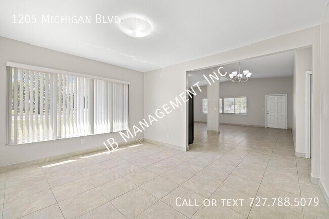 Building Photo - 1205 Michigan Blvd
