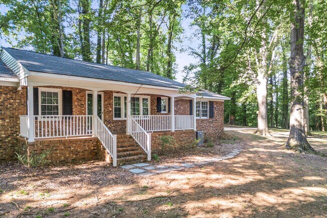 Building Photo - 3905 Waterton Rd