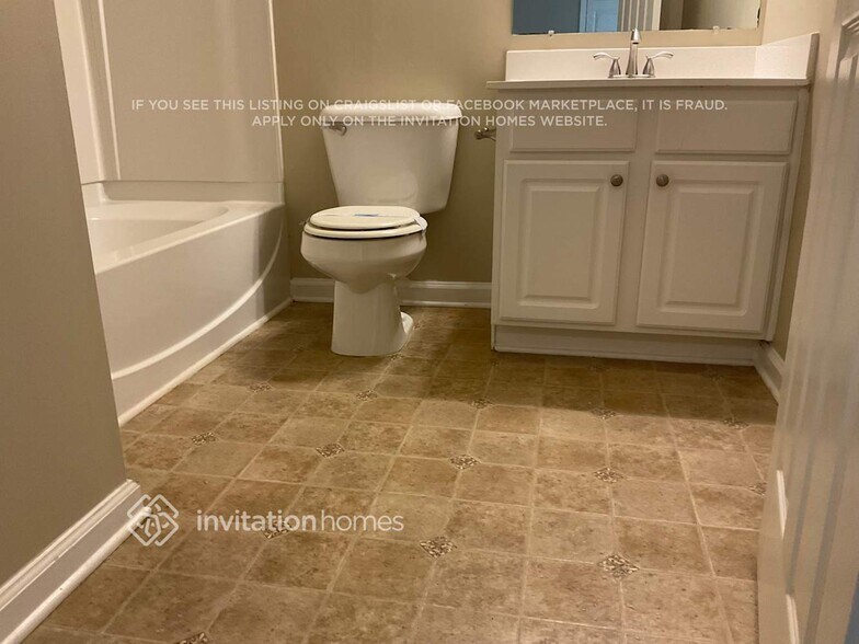 Building Photo - 2440 Sheldon Pl