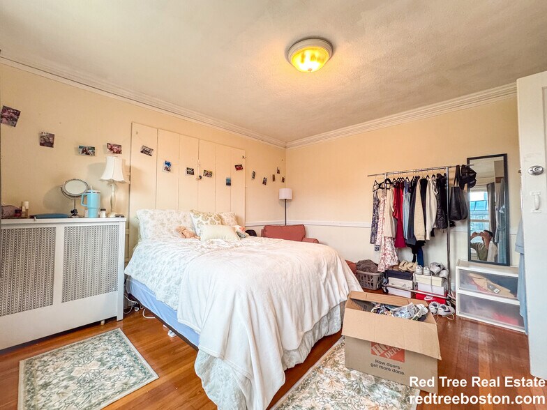 Unit 2 - 28 Manet Rd