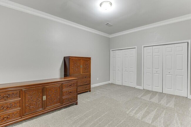 Building Photo - 9345 Riverclub Pkwy