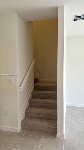 Building Photo - 2797 SE 25th Ave