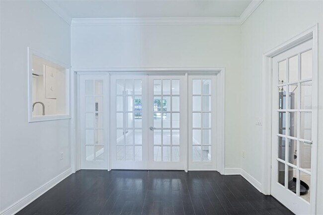 Building Photo - 350 N Phelps Ave