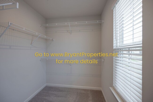 Building Photo - 632 Exmoor Dr