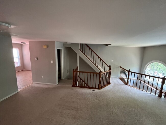 Building Photo - Updated 3 BR/2.5 BA Townhome in Dorsey Hall!
