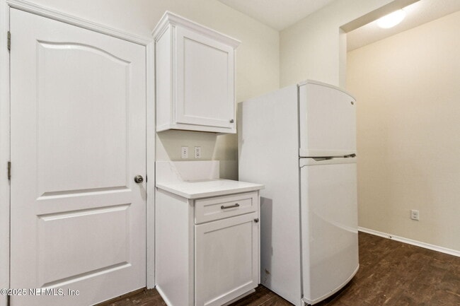 Building Photo - 6034 Bartram Village Dr