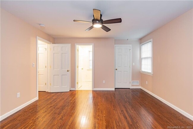 Building Photo - 1241 Halladay Ave W