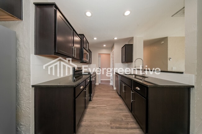 Building Photo - 8512 NW 86th St