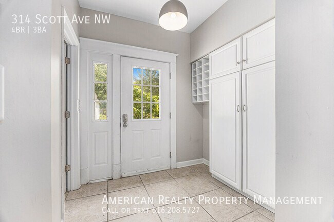 Building Photo - 314 Scott Ave NW