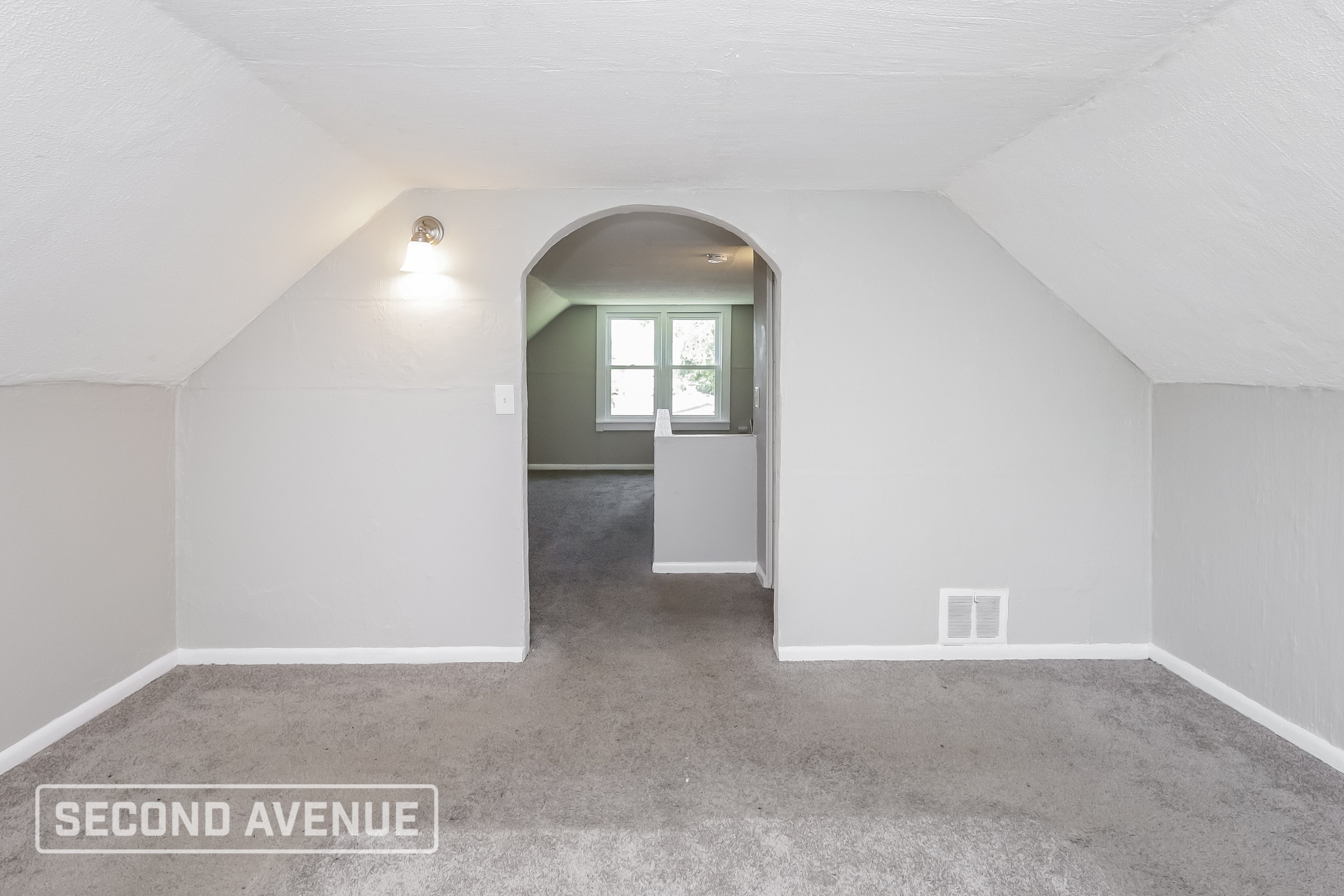 Building Photo - 536 E Epworth Ave