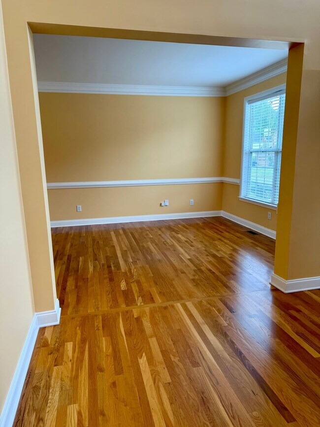 Building Photo - Stunning 5BR Retreat in Gated Village at Telfair