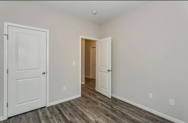 Building Photo - 2344 E Cheyenne Ct