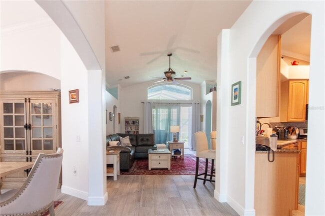 Building Photo - 16204 Nottingham Park Way