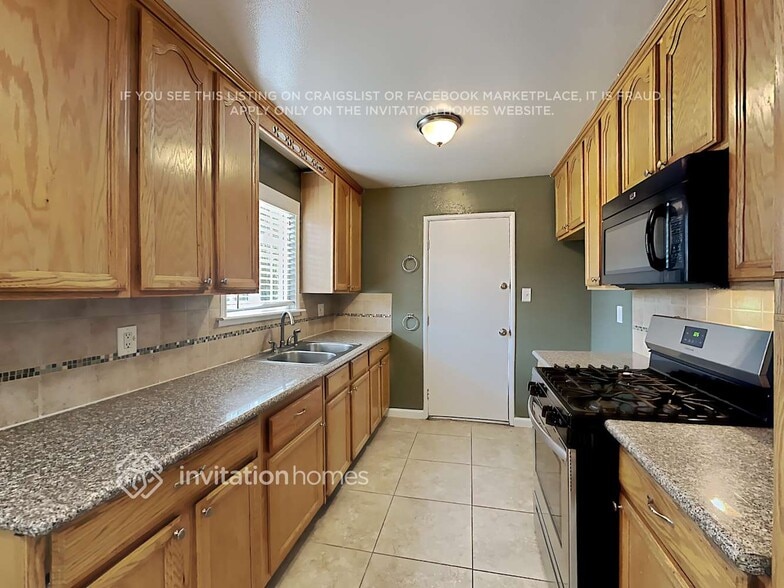 Building Photo - 9920 Nebula Way
