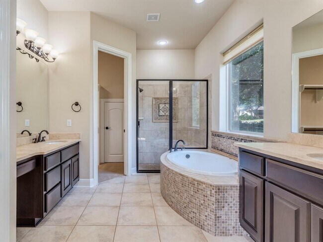 Building Photo - 11725 Shadestone Terrace