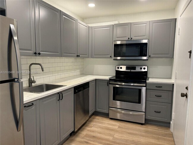 Building Photo - 8335 SW 72nd Ave