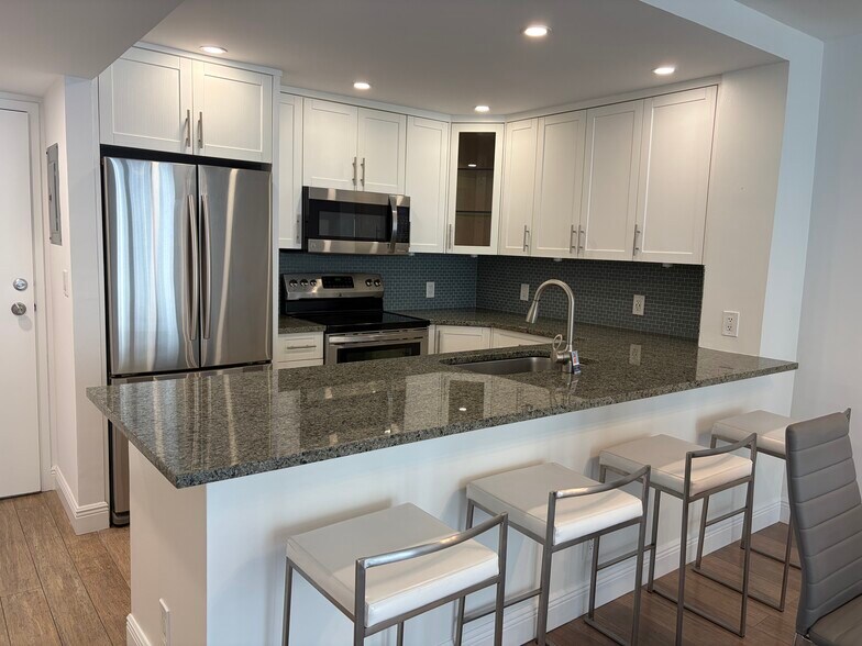 Kitchen - 3540 S Ocean Blvd
