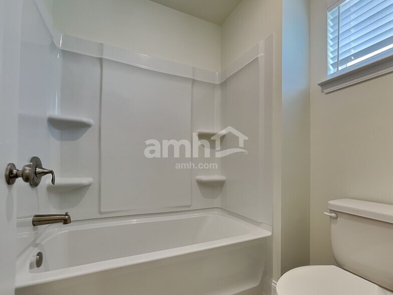 Building Photo - 3307 Emzy Dr