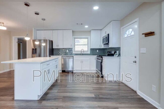 Building Photo - 3442 Longleaf Dr