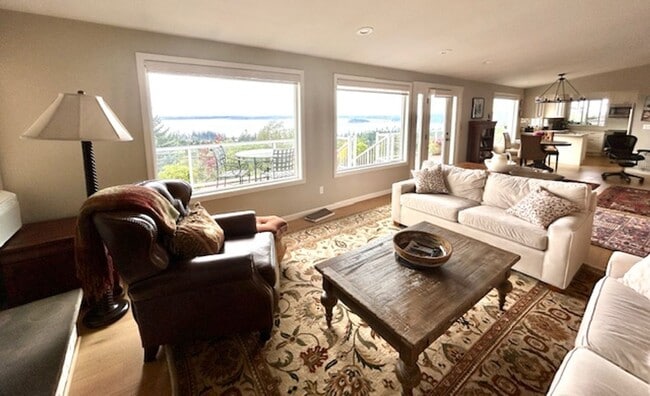 Building Photo - Furnished, Short-Term 4-6 mo. Camano Islan...