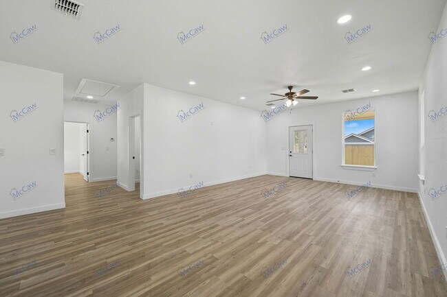 Building Photo - 4302 Mountain Hollow Dr