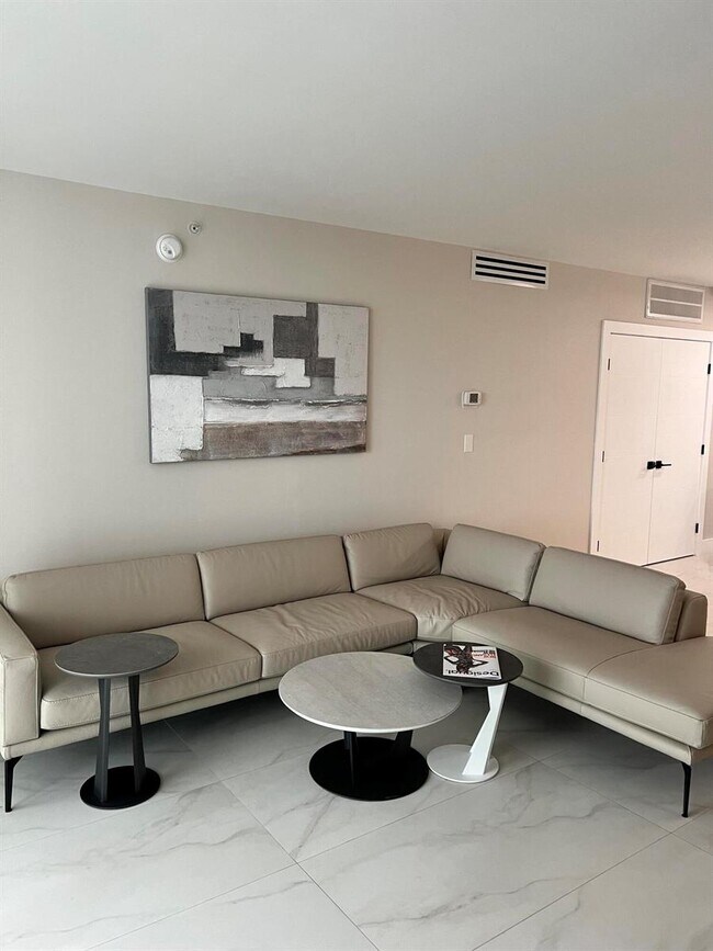 Building Photo - 3001 S Ocean Dr