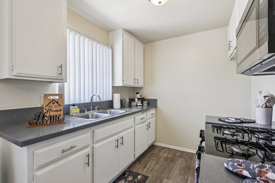 Building Photo - Casa Moreno Apartments