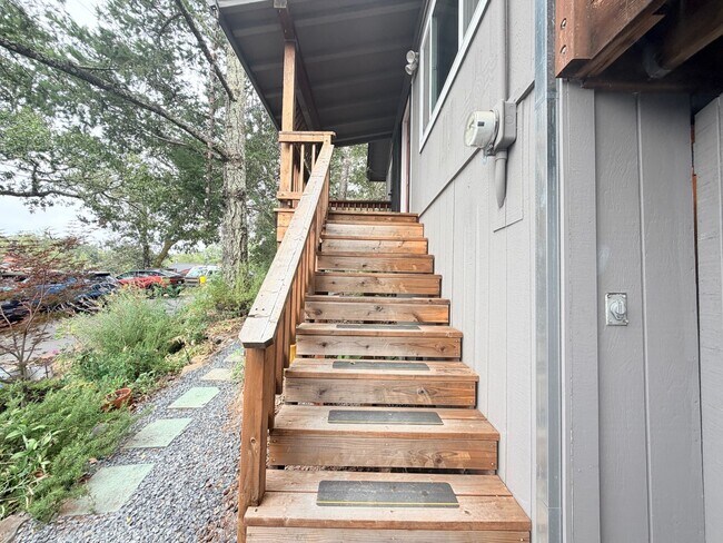 Building Photo - 8378 Vila Rd