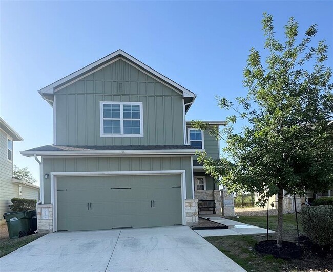 Primary Photo - 312 Montauk Loop