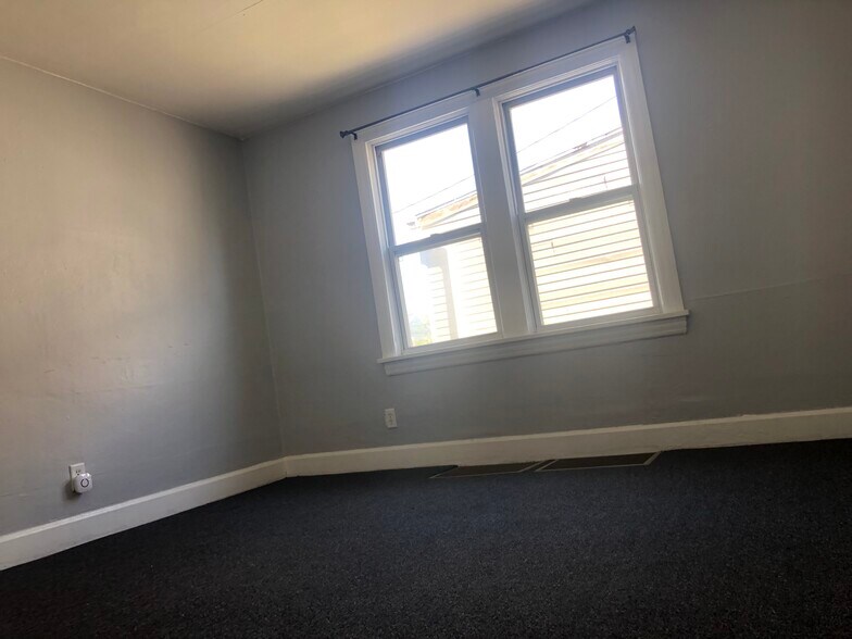 Building Photo - 669 Englewood Avenue